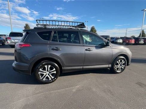 Used 2016 Toyota RAV4 LE image 9