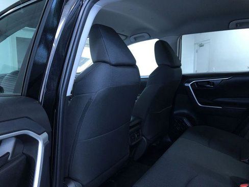 Certified 2025 Toyota RAV4 LE AWD/4WD image 19