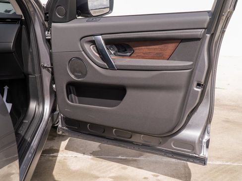 Used 2025 Land Rover Discovery Sport S image 22