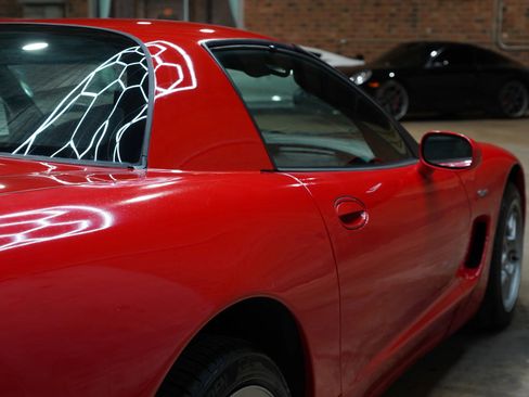 Used 2002 Chevrolet Corvette Z06 w/ Memory Pkg RWD image 18