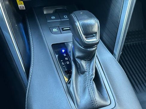 Certified 2022 Toyota Venza XLE image 22