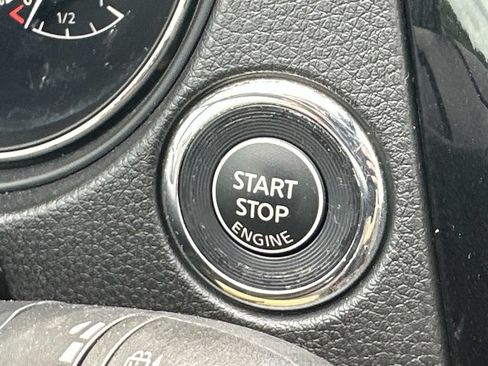 Used 2021 Nissan Rogue Sport SV FWD image 27