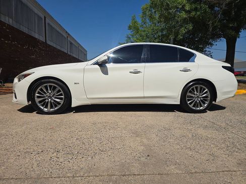 Used 2018 INFINITI Q50 Luxe w/ Essential Package (3.0T Luxe) AWD/4WD image 4