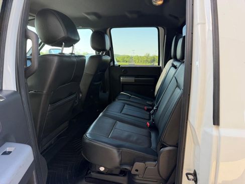Used 2015 Ford F250 Lariat w/ Lariat Interior Package AWD/4WD image 9