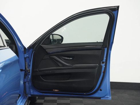 Used 2013 BMW M5 image 25