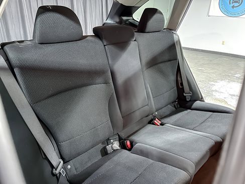 Used 2019 Subaru Outback 2.5i Premium image 17