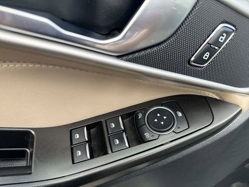 Used 2020 Ford Explorer XLT w/ Equipment Group 202A image 15