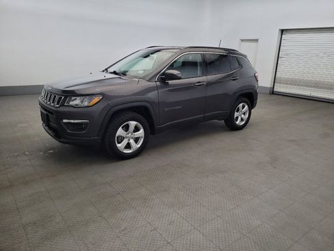 Used 2021 Jeep Compass Latitude AWD/4WD image 2