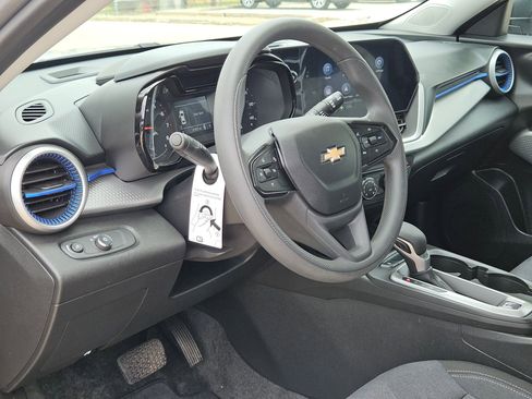 Certified 2024 Chevrolet Trax LS image 10