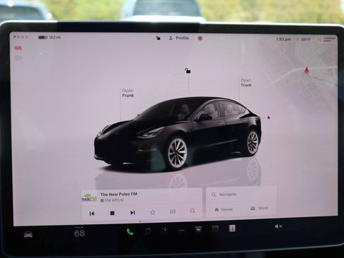 Used 2023 Tesla Model 3 Standard Range image 18