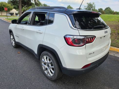 Used 2025 Jeep Compass Limited AWD/4WD image 11