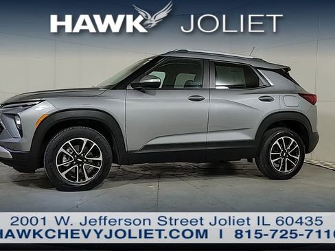 Used 2025 Chevrolet TrailBlazer LT AWD/4WD image 4