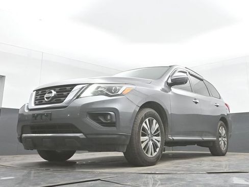 Used 2019 Nissan Pathfinder SL FWD image 31