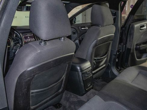 Used 2018 Dodge Charger SXT w/ Blacktop Package image 9