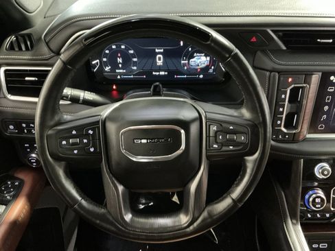 Used 2023 GMC Yukon Denali Ultimate image 17