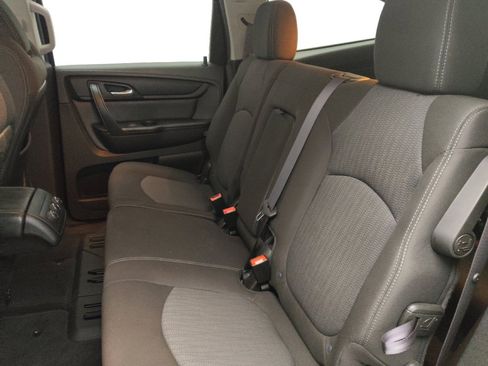 Used 2015 Chevrolet Traverse LT w/ Style and Technology Package image 18