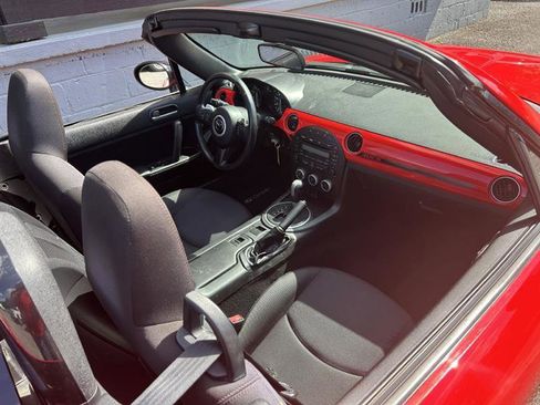 Used 2015 MAZDA MX-5 Miata Club RWD image 10