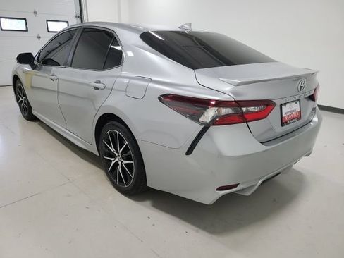Used 2023 Toyota Camry SE FWD image 9