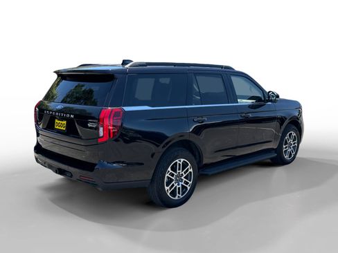 Certified 2025 Ford Expedition Active AWD/4WD image 5