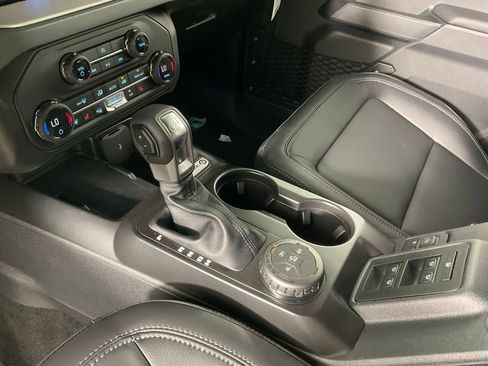 New 2026 Ford Bronco Outer Banks AWD/4WD image 19