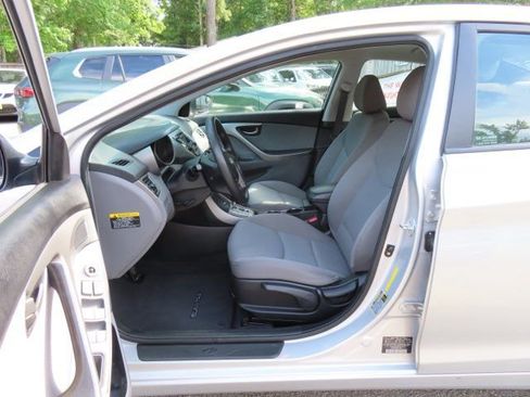 Used 2013 Hyundai Elantra GLS w/ Preferred Pkg FWD image 16