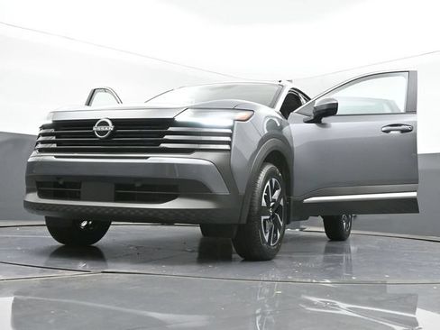 New 2025 Nissan Kicks SV w/ SV Premium Package AWD/4WD image 50