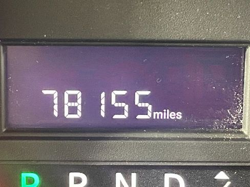 Used 2019 Dodge Grand Caravan SE w/ UConnect Hands-Free Group image 17