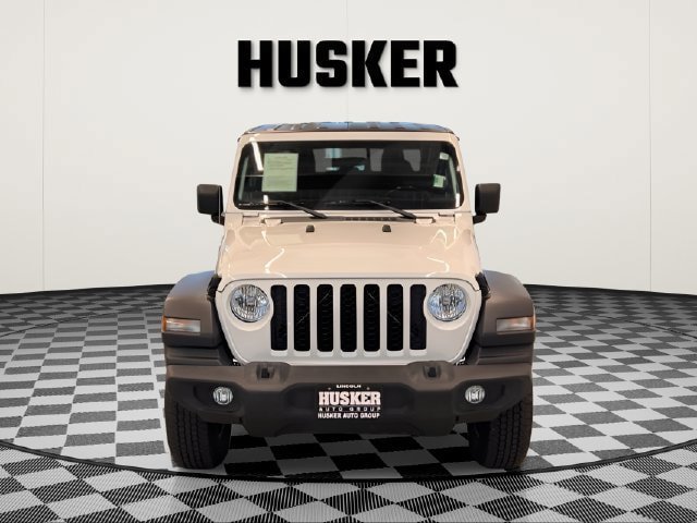 Used 2020 Jeep Gladiator Sport w/ Quick Order Package 24S AWD/4WD image 3