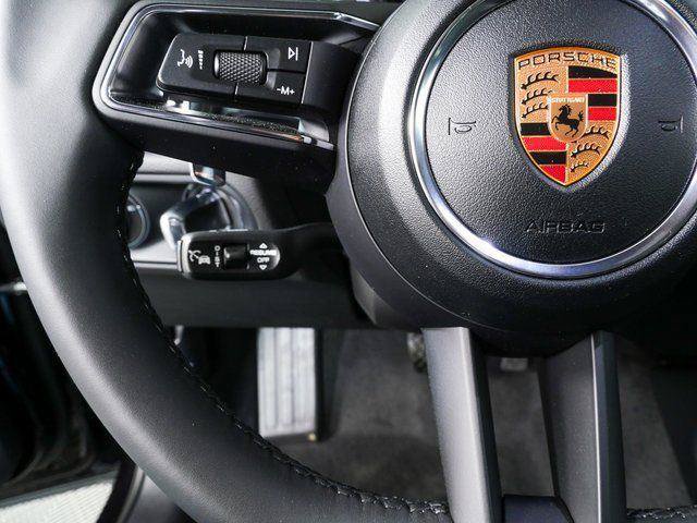 Certified 2026 Porsche Macan AWD/4WD image 13