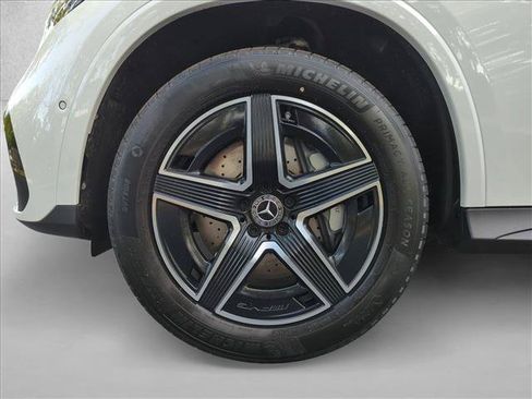 Used 2026 Mercedes-Benz GLC 300 image 10