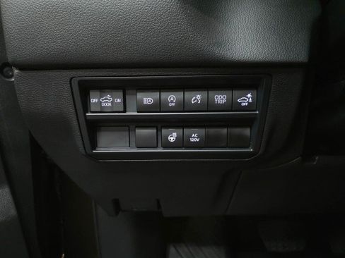 Used 2023 Toyota Tundra Limited AWD/4WD image 34