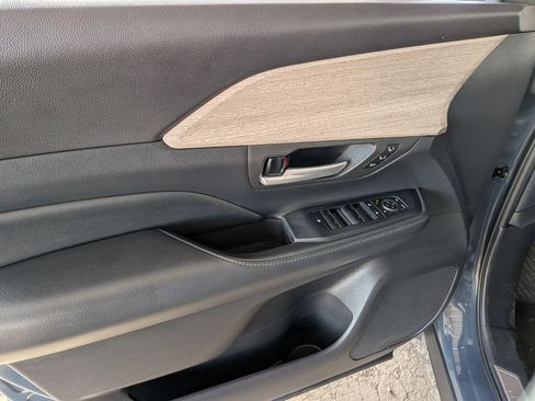 Certified 2024 Toyota Grand Highlander Limited image 8