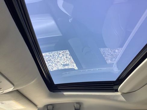 Used 2021 Toyota Highlander XLE image 37