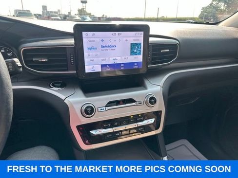 Used 2022 Ford Explorer XLT w/ Equipment Group 202A AWD/4WD image 3