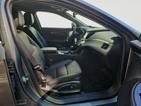Used 2016 Chevrolet Impala LT FWD image 16
