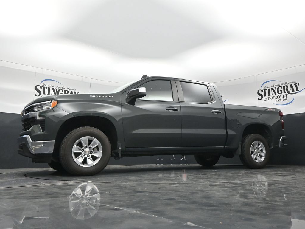 Used 2025 Chevrolet Silverado 1500 LT AWD/4WD image 29