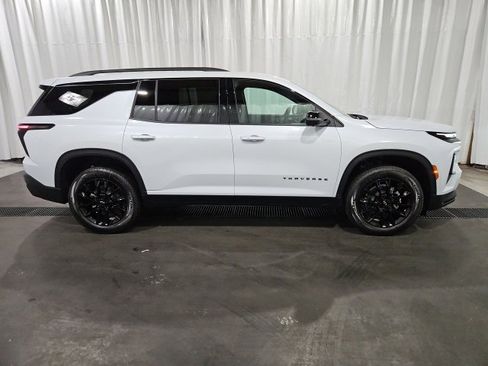 New 2026 Chevrolet Traverse LT image 2