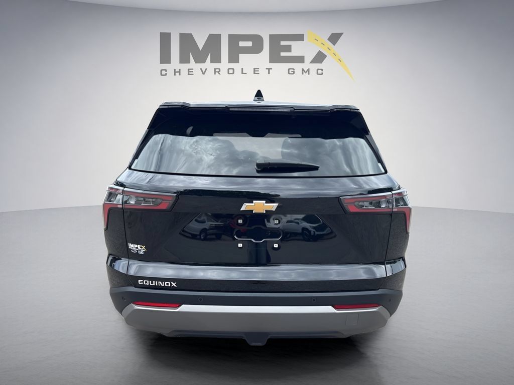 Used 2026 Chevrolet Equinox LT FWD image 4