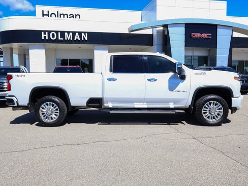 Used 2022 Chevrolet Silverado 3500 High Country AWD/4WD image 2