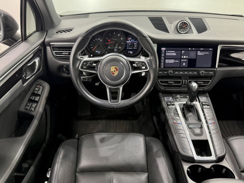 Certified 2021 Porsche Macan AWD/4WD image 25