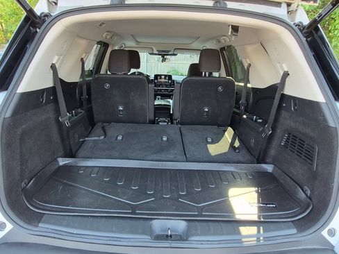 Used 2023 Nissan Pathfinder SV w/ SV Premium Package AWD/4WD image 25