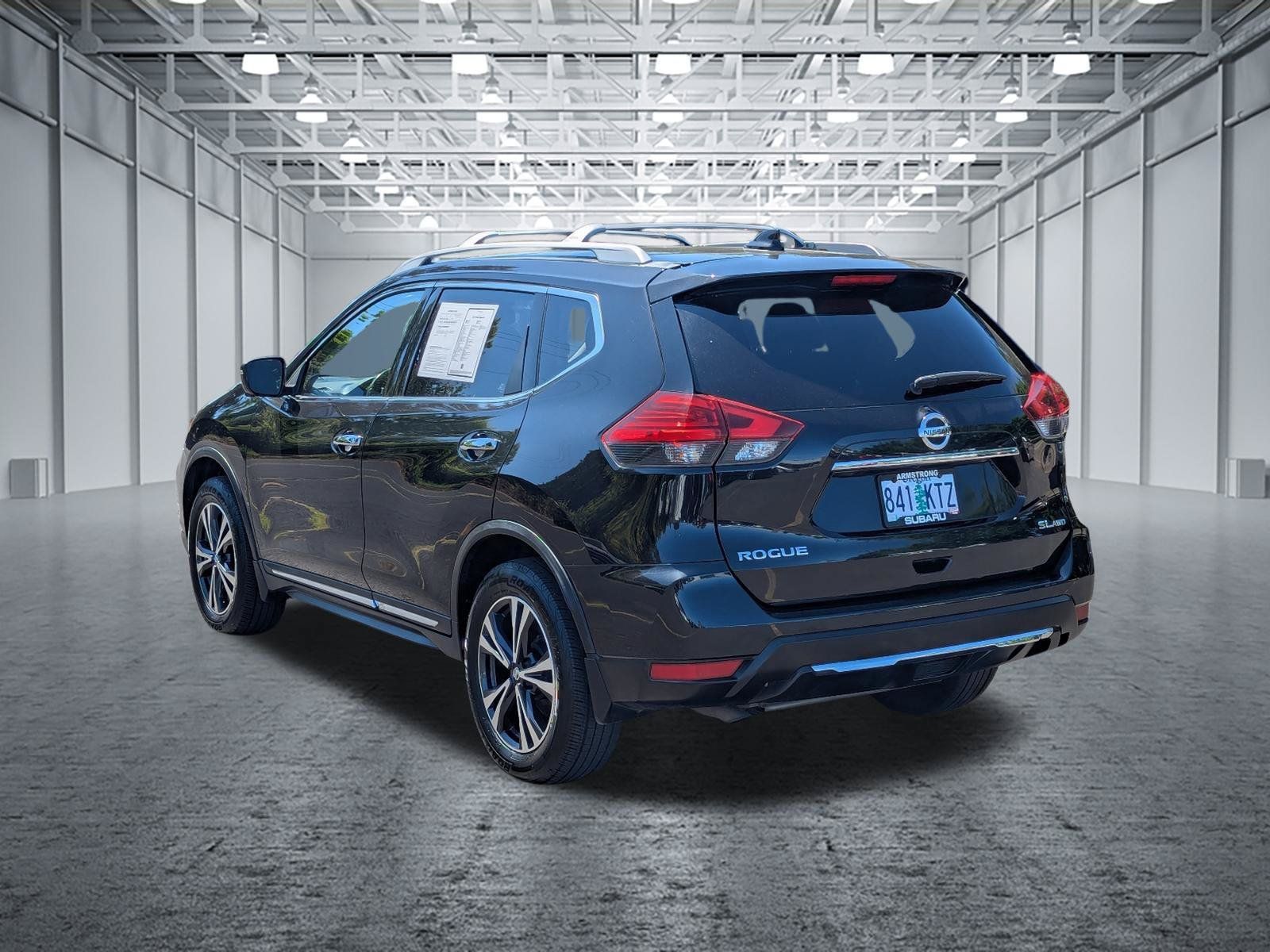 Used 2017 Nissan Rogue SL w/ SL Premium Package AWD/4WD image 3