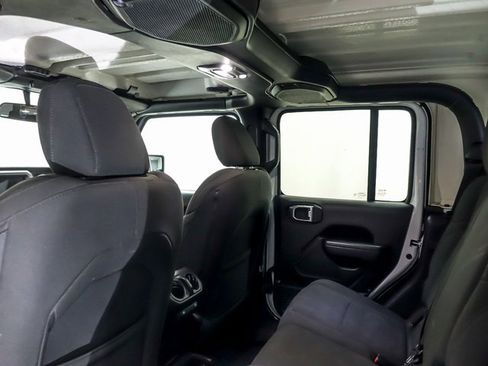 Used 2023 Jeep Gladiator Sport image 11