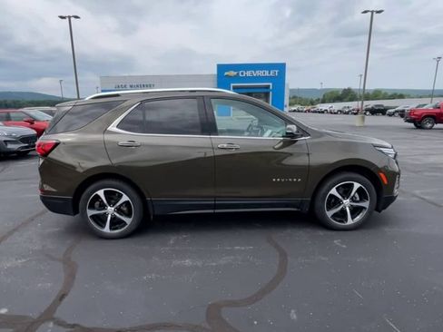 Used 2023 Chevrolet Equinox Premier w/ LPO, Floor Liner Package AWD/4WD image 9