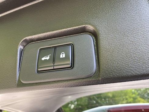 Used 2024 Nissan Rogue SV w/ SV Premium Package FWD image 27