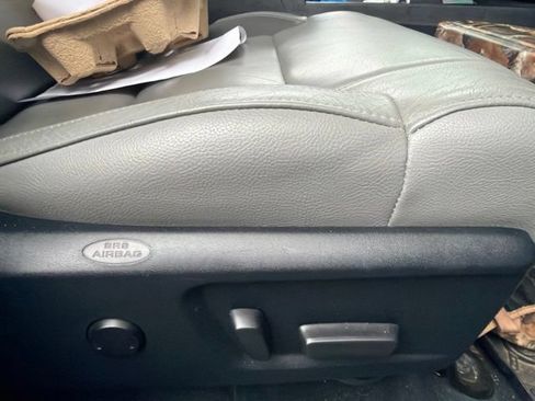 Used 2020 Toyota Tundra Limited w/ Limited Premium Package RWD image 10