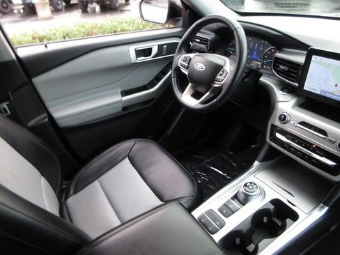 Certified 2022 Ford Explorer XLT w/ Equipment Group 202A image 20