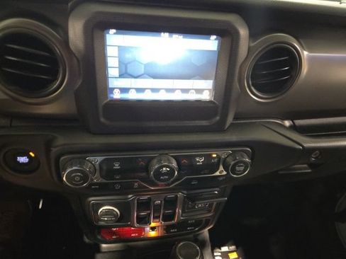 Used 2022 Jeep Wrangler Unlimited Sport AWD/4WD image 16