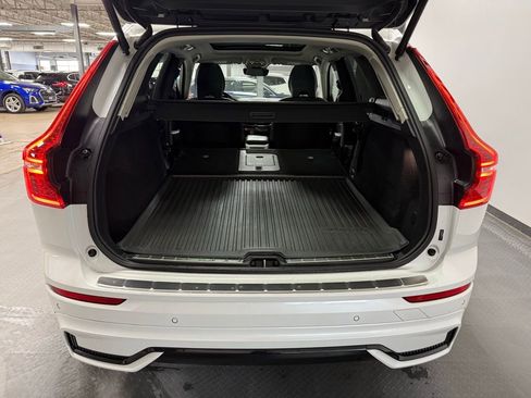 Used 2024 Volvo XC60 B5 Plus w/ Protection Package Premier AWD/4WD image 22