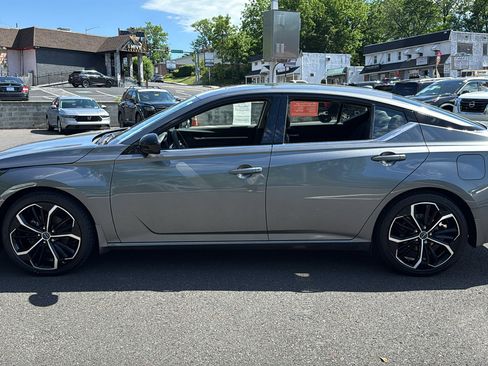 Certified 2023 Nissan Altima 2.5 SR w/ SR Premium Package FWD image 4